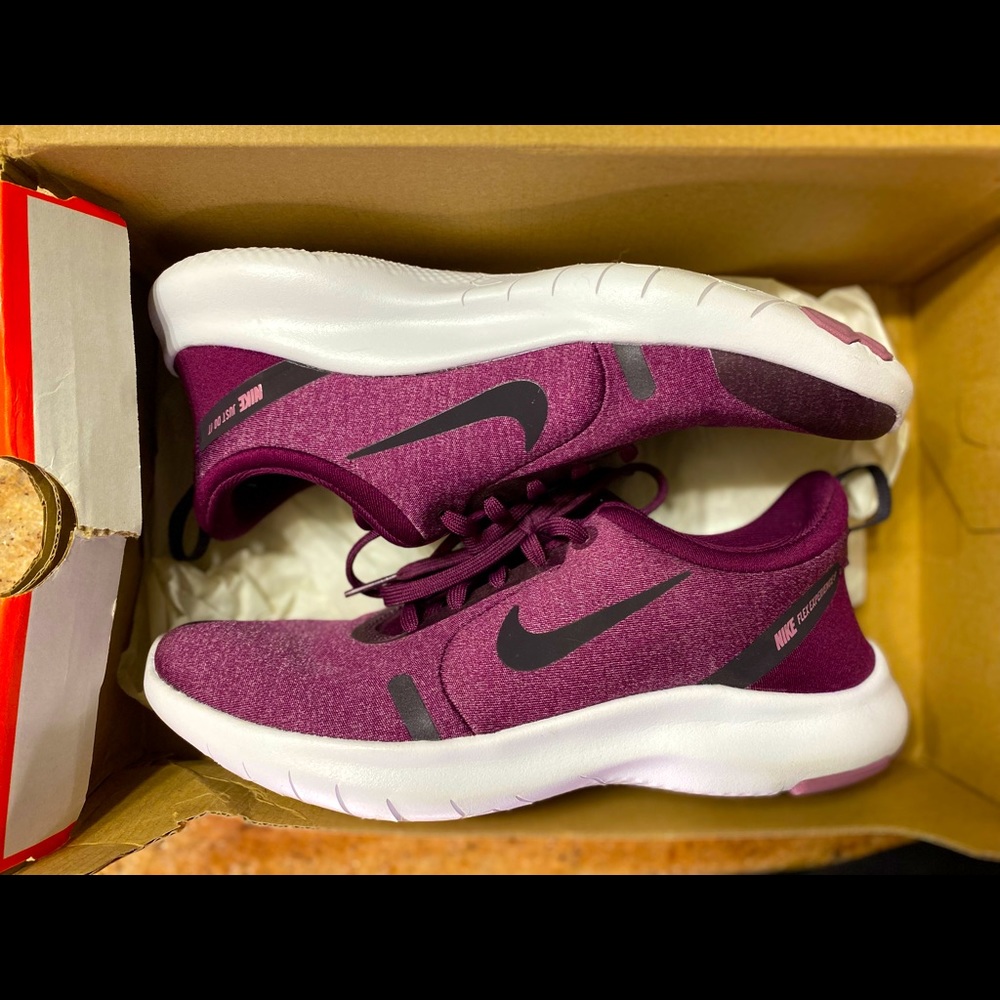 Nike Flex Experience RN 8 size 7.5